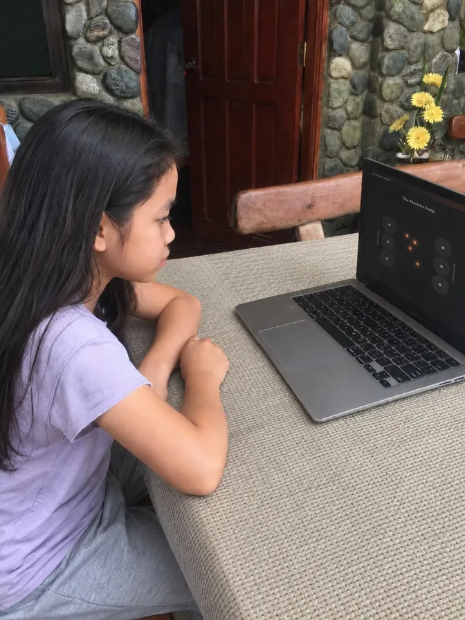 Emma learning with Sapiene